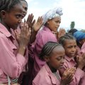 ÜRO keelustab pärast 14-aastase tüdruku surma Zimbabwes lapsabielud