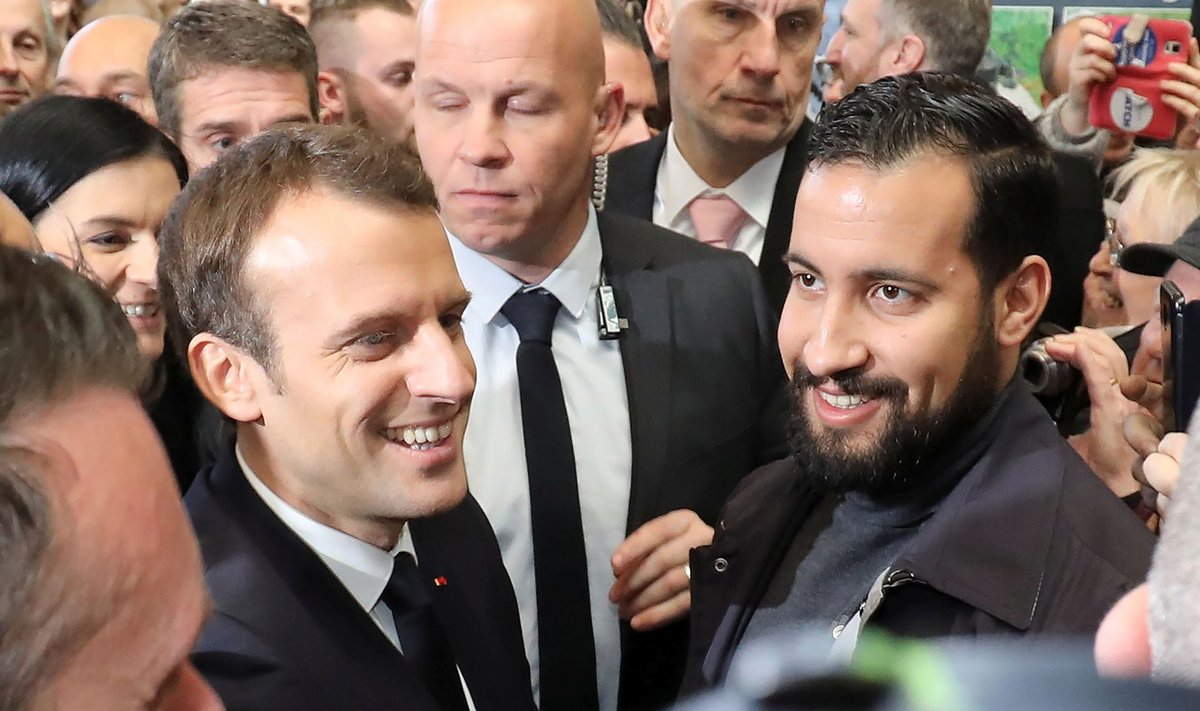 Emmanuel Macron koos endise turvamehe Alexandre Benallaga.