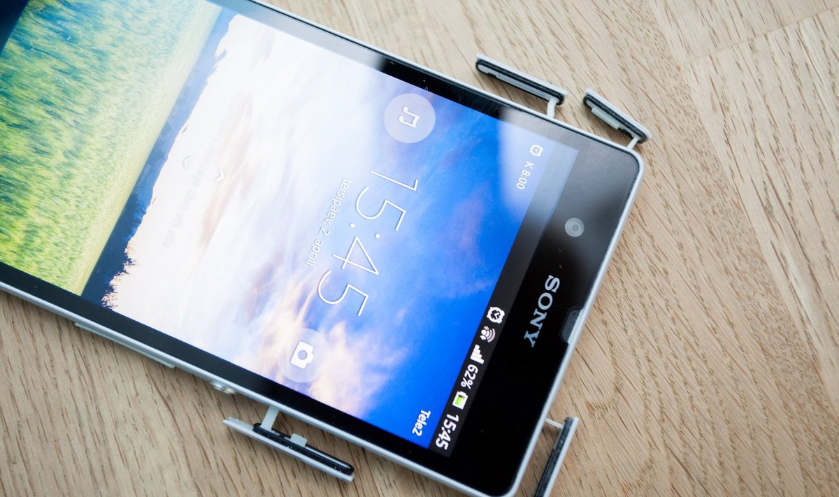 Veekindluse tagamiseks tuleb Sony Xperia Zi luugid sulgeda