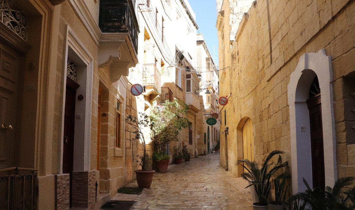 Malta linnades on kitsad tänavad.