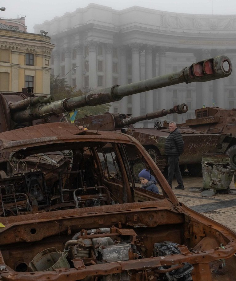 Hävitatud Vene sõjaväemasinad Kiievis. Foto tehtud 22. oktoobril 2023.