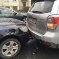 ФОТО DELFI: Цепная авария создала хаос на улице Техника в Таллинне