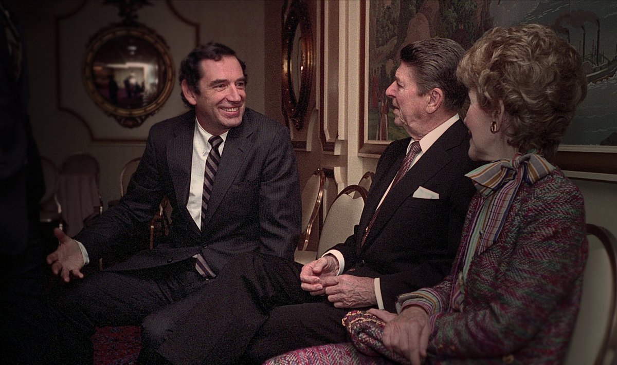 MÕJUKAS USUORGANISATSIOON: "The Fellowshipi" juht Douglas Coe koos presidendipaari Ronald ja Nancy Reaganiga.