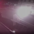 VIDEO | Peterburis kukkus naisele katuselt kaela põlev mees
