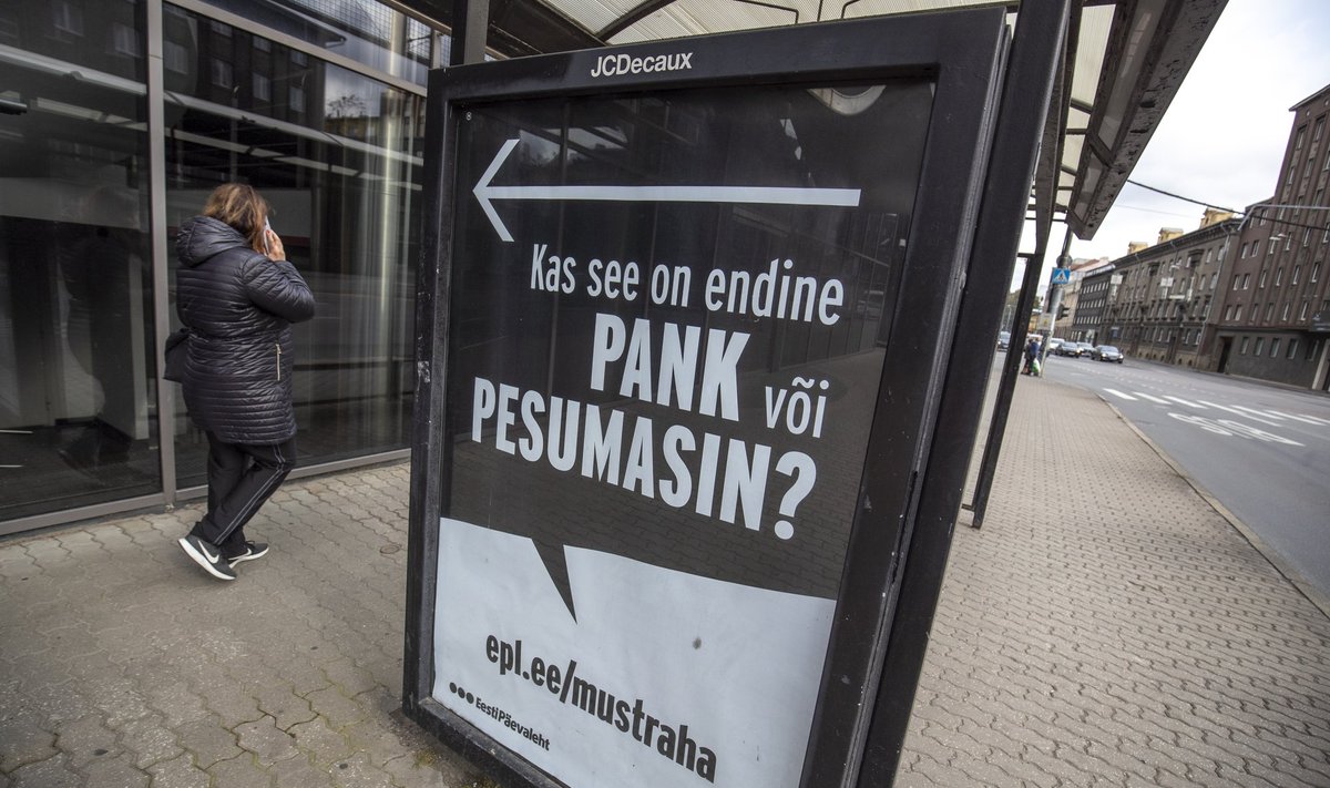 Reklaam endise Danske panga ees 2020. aasta sügisel.