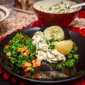 RETSEPT: eestlaste suur lemmik — heeringasalat värske kartuli ja musta leivaga