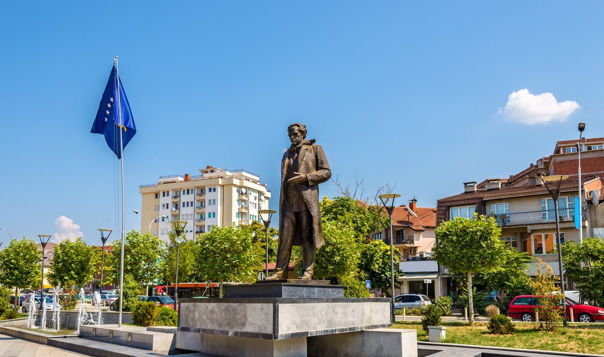 RIIGI SUURKUJU: Kosovo esimese presidendi Ibrahim Rugova monument Prištinas.