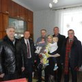Власти Нарвы и Ивангорода поздравили нарвитянку, родившуюся первой в 2018 году