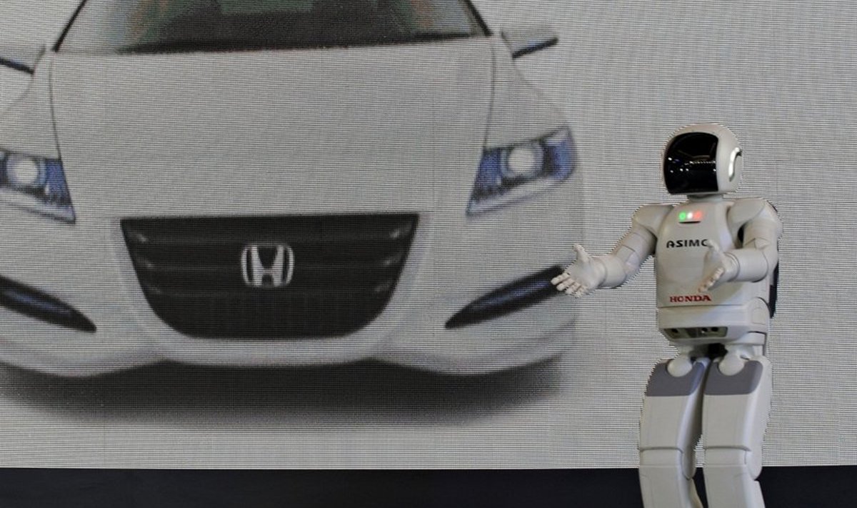 Honda Asimo robot on juba päris asjalikus vanuses