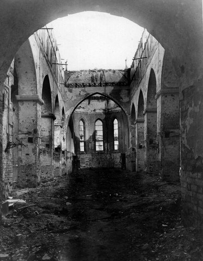 Jaani kirik pärast põlengut 1944. aasta augustis.