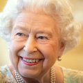 Kuninganna Elizabeth II armastab head huumorit: 5 toredat seika, mil kuninganna demonstreeris oma vaimukust