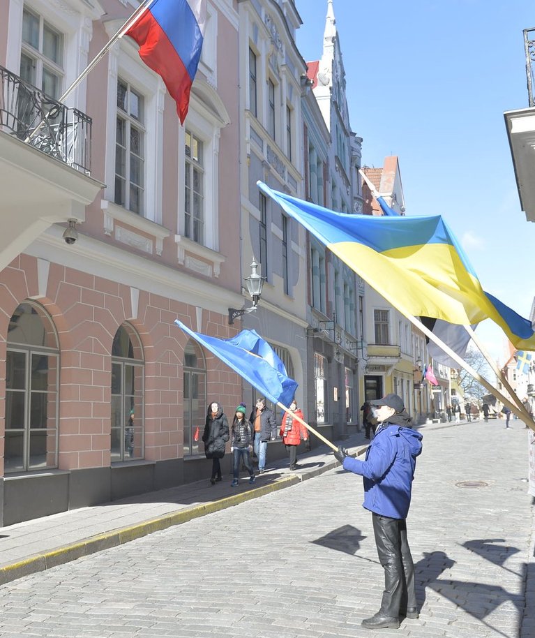 Ka aastal 2015 oli põhjust Vene saatkonna ees Ukraina toetuseks meelt avaldada.