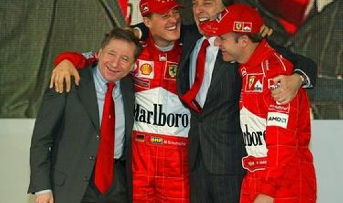 Vasakult: Jean Todt, Michael Schumacher, Luca Cordero di Montezemolo ja Rubens Barrichello