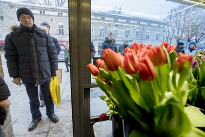 Viru tänava lillemüüjad, Naistepäev