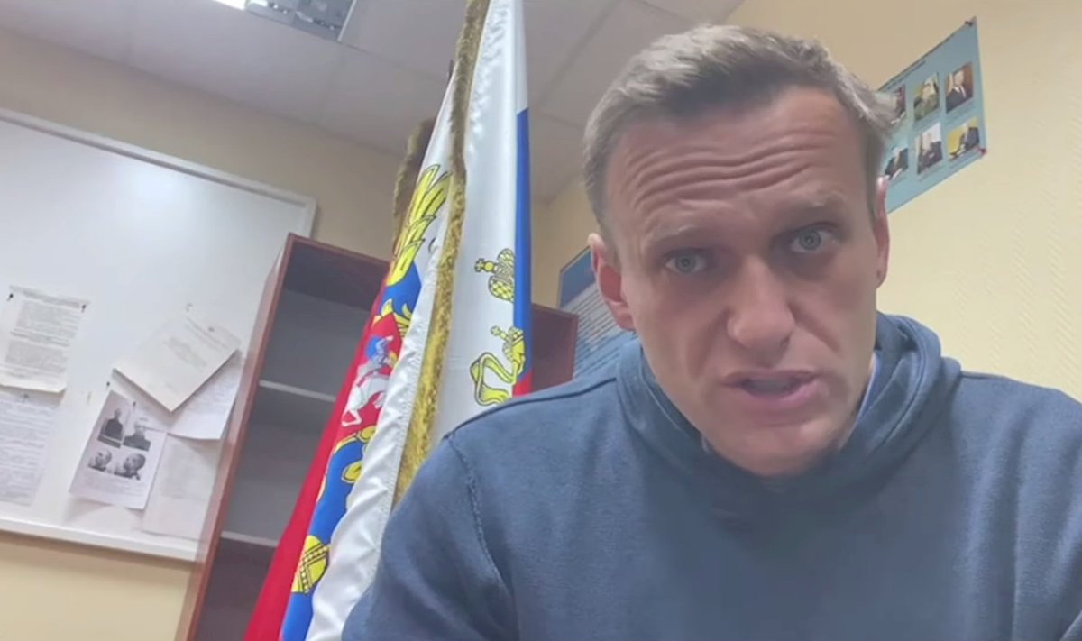 Алексей Навальный в отделении полиции