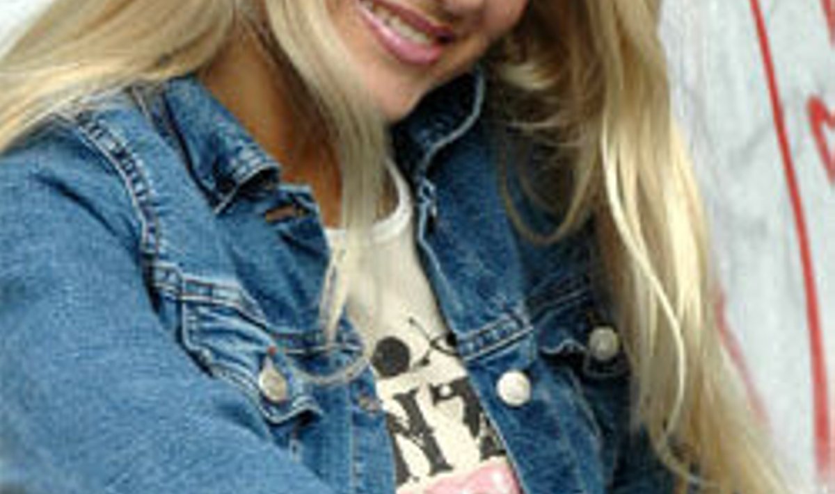 Viktoria Ladõnskaja, MK Estonia ajakirjanik