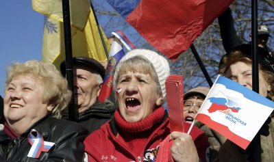 Simferopoli elanikud 2016. aasta märtsis Krimmi annekteerimise 2. aastapäeva tähistamas