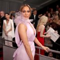 LÕBUS VIDEO | Jennifer Lopez seikleb Tinderis: mehed on enne 33. eluaastat kasutud