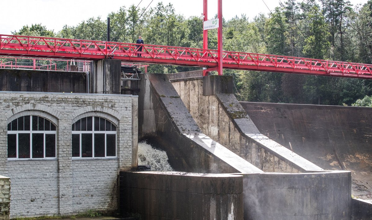 Eesti suurima, Linnamäe hüdroelektrijaama juurde on kalatrepi rajamine osutunud äärmiselt keeruliseks. Sestap asustab Eesti Energia jõkke pidevalt lõhilaste noorkalu, kokku nüüseks 50 000 isendit.