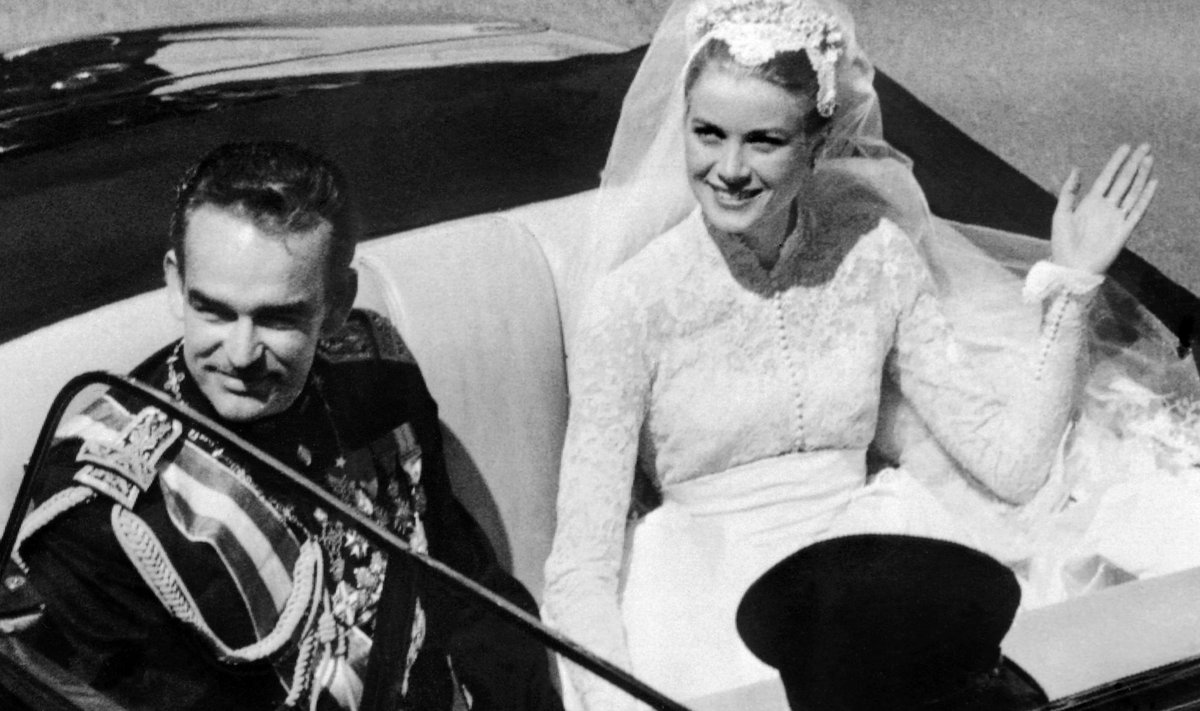 Prints Rainier III ja Grace Kelly oma pulmapäeval.