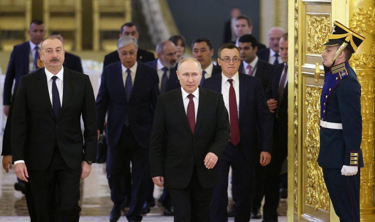 Aserbaidžaani ja Armeenia riigijuhid kohtusid omavahel neljapäeval Moskvas. 