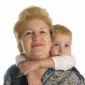 Raske otsus: kas jätta laps vanaema või hoidja hoolde või viia lasteaeda?