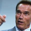 FOTOD: Abielu lõplikult lõhki? Arnold Schwarzenegger tabati uut naist suudlemas