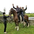 FOTOREPORTAAŽ: Minister, riigikogu liige ja taluperemees, kõik korraga ühe hobuse seljas