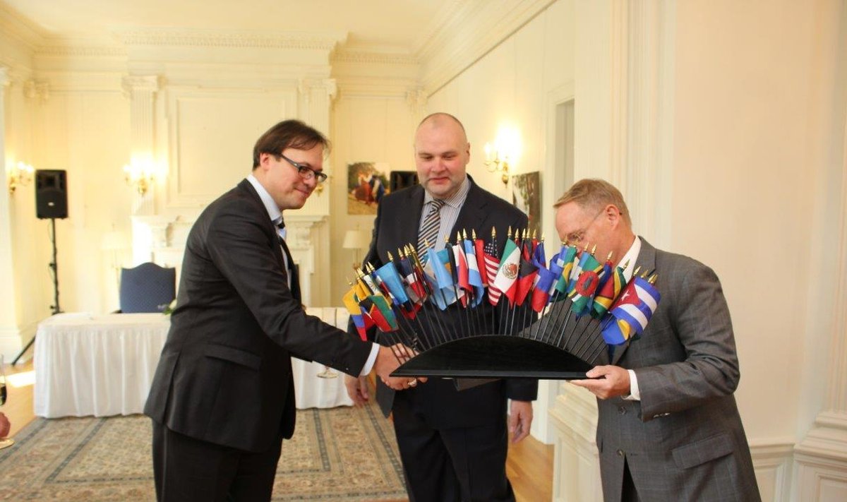 Eesti suursaadik Ameerika Ühendriikides Eerik Marmei, Toomas Vaks ja Adam Blackwell