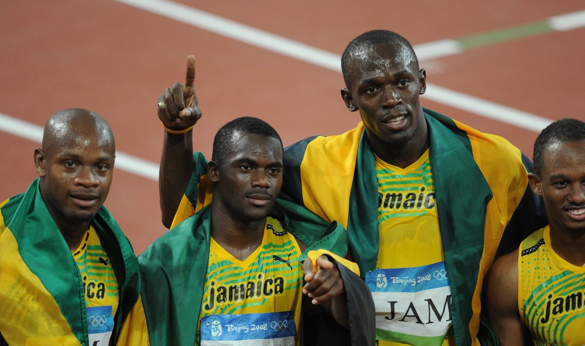 Vasakult: Asafa Powell, Nesta Carter, Usain Bolt ja Michael Frater Pekingi olümpial