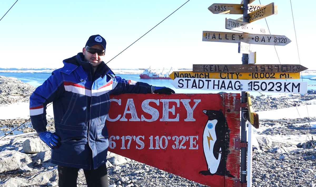 LIPP MAASSE: 2021. aastal, kui Siim Sokk sattus Austraalia  Antarktika uurimisjaama Casey, pani ta oma kodukoha auks sinna ka sildi, mis näitab distantsi Keilasse.