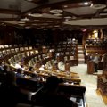 Парламент Молдавии распущен, назначены досрочные выборы. Неизвестные блокируют госучреждения