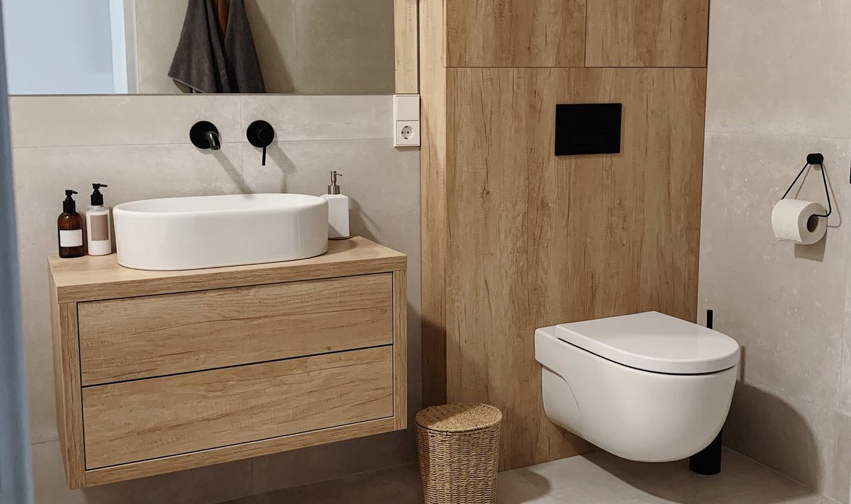 Seinale kinnitatud mööbliga vannitoas on lihtsam korda ja puhtust hoida.