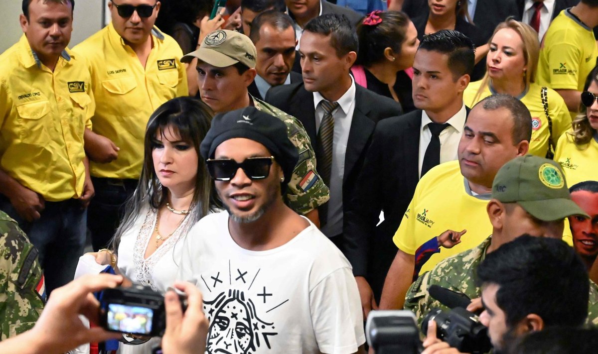 Ronaldinho on taas seadusega pahuksis.