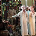 Naftariigi lilleline elu: Saudi tarbijad pole nafta hinna kukkumist märganudki