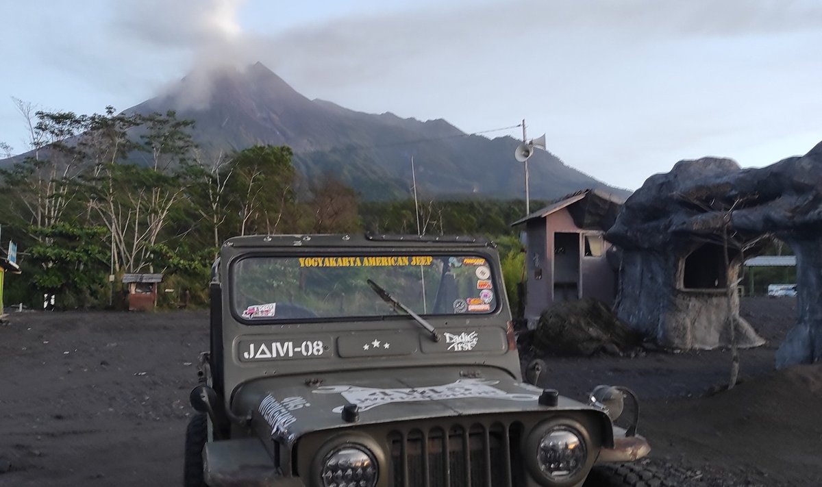 Praegu vaikselt tossav Merapi vulkaan on turistidele huvitav sihtkoht.