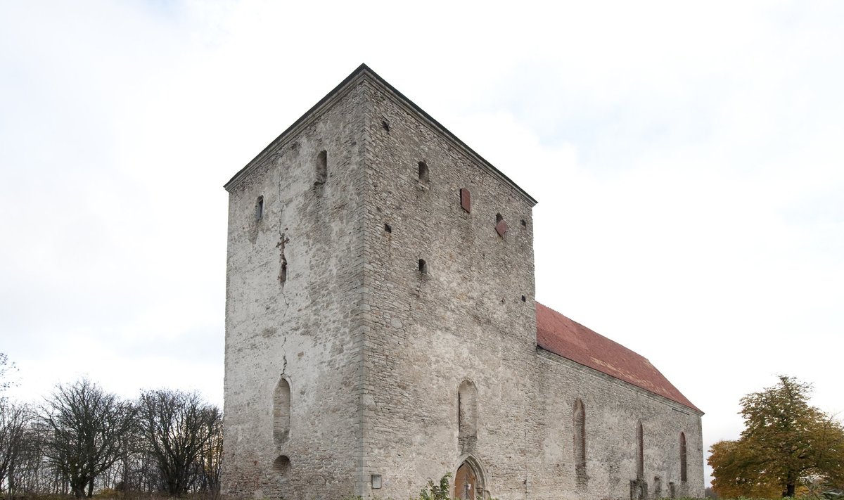 Pöide kirik Saaremaal