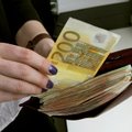 Задекларировала и... попала на скамью подсудимых. Женщине, которая ввезла в Латвию более 272 000 евро, грозит тюремный срок