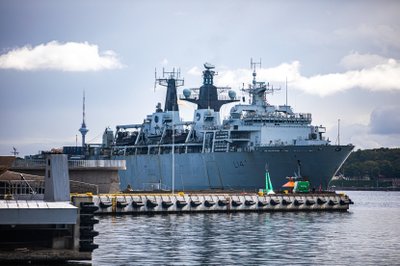 В Таллинн прибывает десантный корабль Королевских ВМС Великобритании HMS Albion