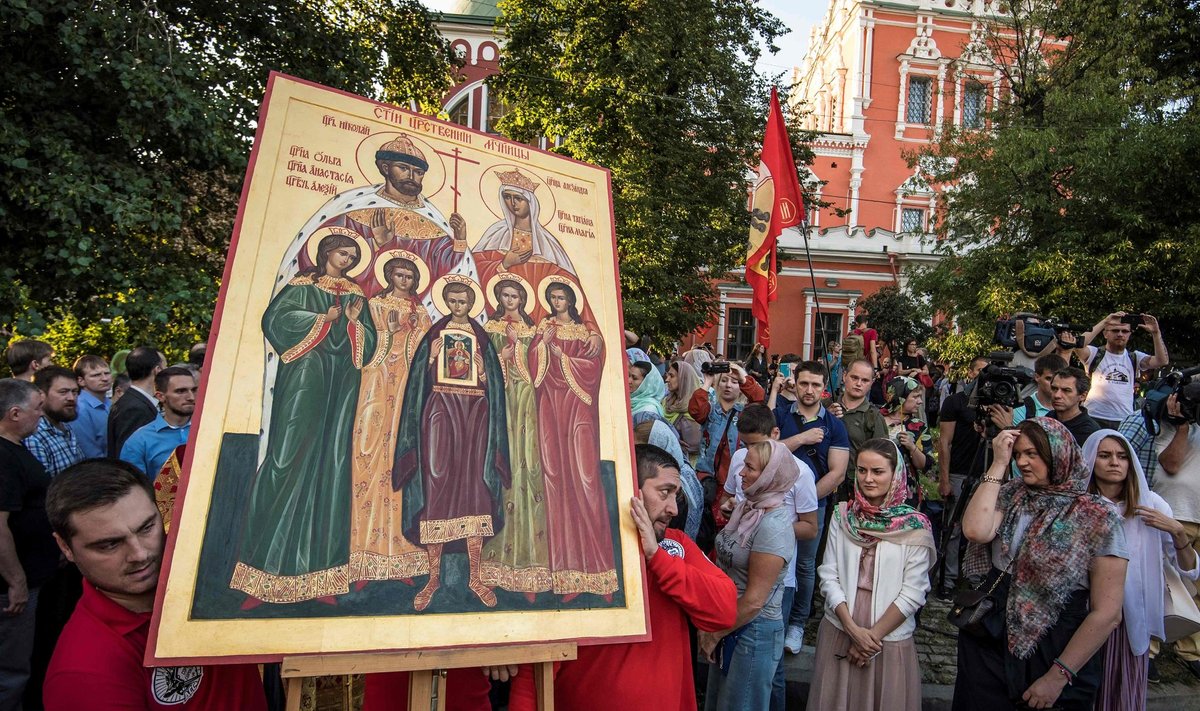 1. augustil Moskvas toimunud meeleavaldusel palvetati, et „Matilda” autorid meelt parandaksid.