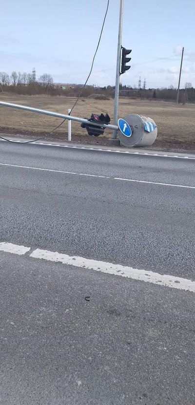 Õnnetus Väo Olerexi juures Peterburi maanteel