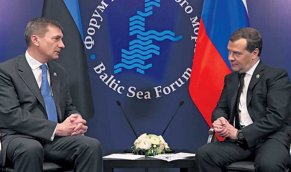 Peaministrid Andrus Ansip ja Dmitri Medvedev arutasid nädalavahetusel Läänemere maade peaministrite keskkonnafoorumil nii majandus- kui ka poliitikaküsimusi ja Ansipi sõnul oli kohtumise atmosfäär hea.