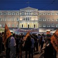 Kreeka parlament kiitis heaks 15 000 riigiteenistuja töölt vabastamise