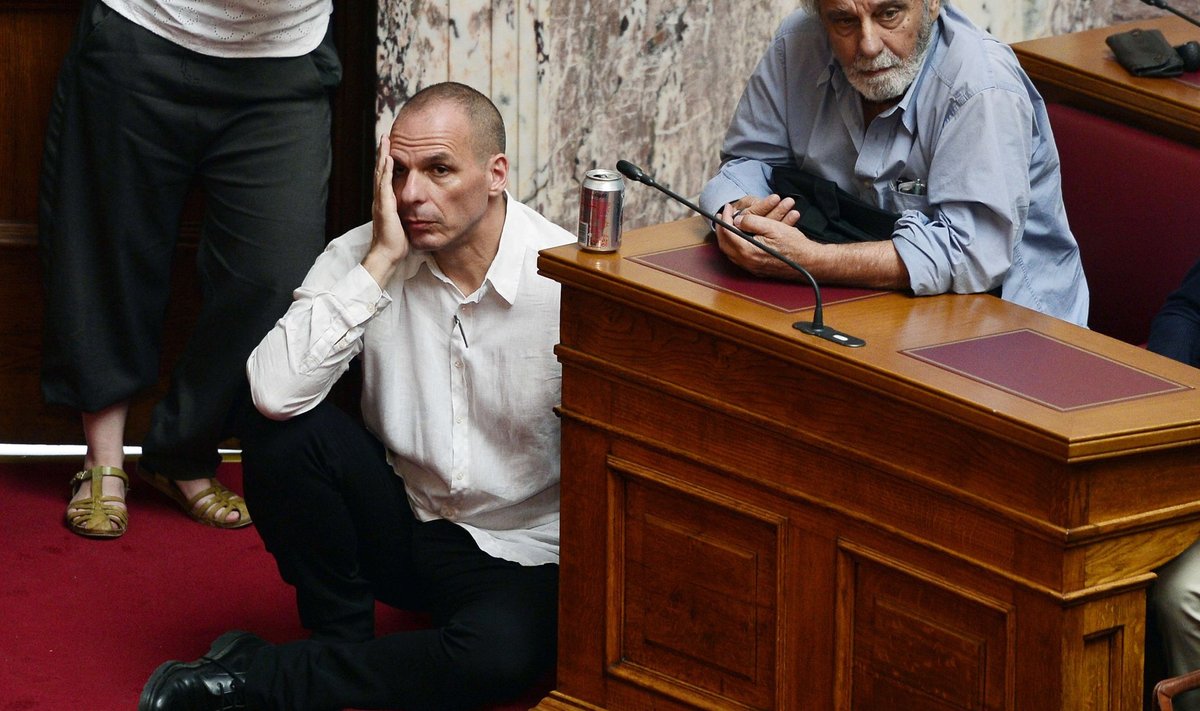 Kreeka rahandusminister Yanis Varoufakis kuulas teisipäeval riigi parlamendis istudes, kuidas peaminister Alexis Tsipras riigi abistajaid sõimas. Kas ta sai aru, et võetud suund viib hukatusse?