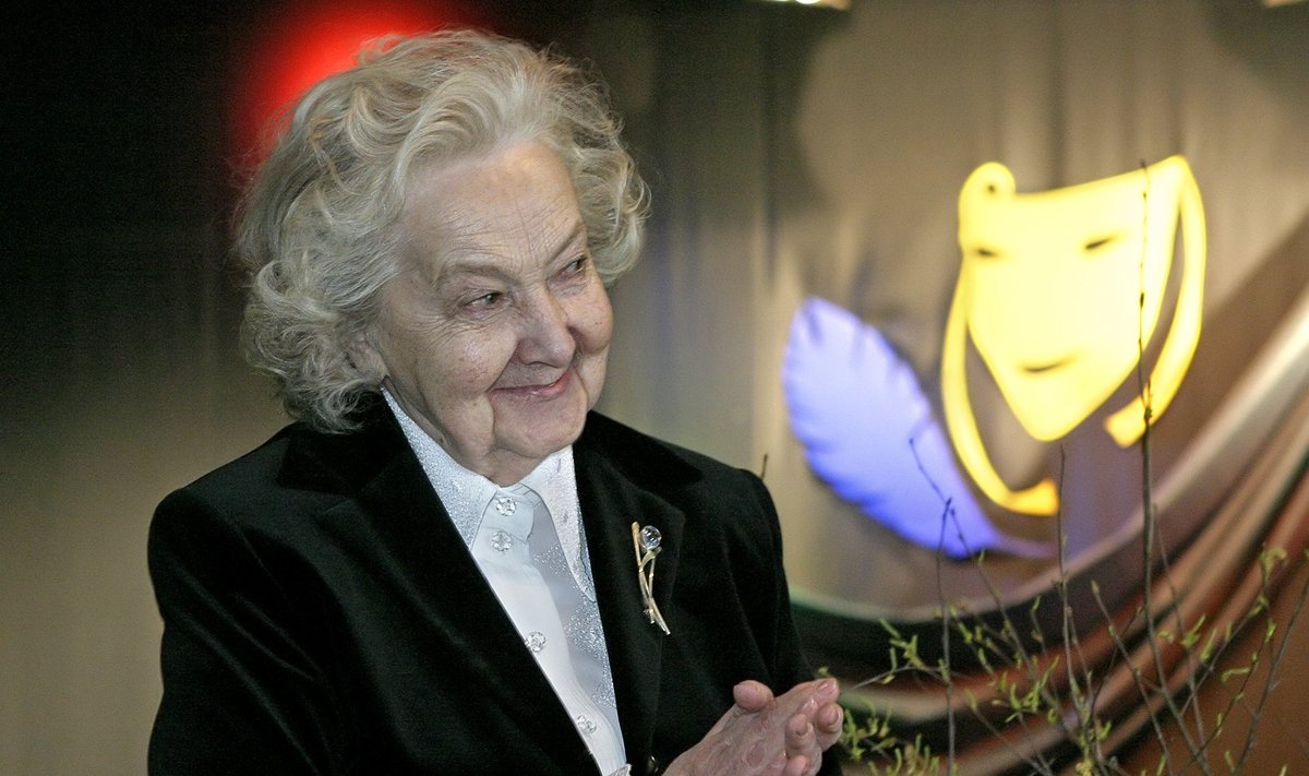 „Я не представляю своей жизни без театра“, — говорила Ита Эвер, 70 лет прослужившая в Эстонском драматическом театре. 