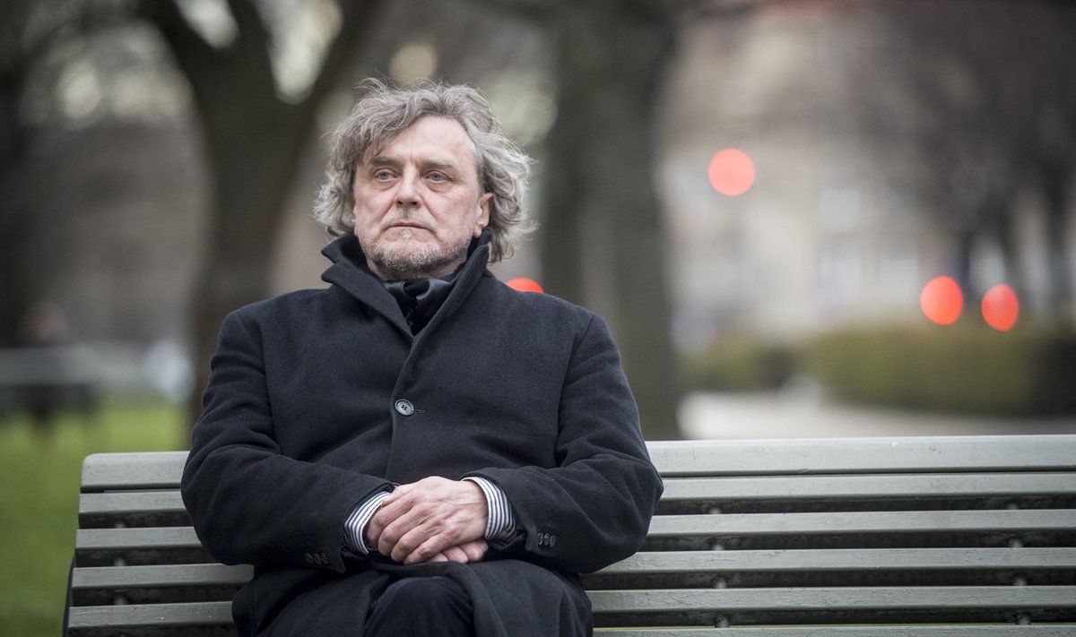 Erkki-Sven Tüüri algatusel tuleb Kõpu tuletorni juurde tema auks pink. Täpne kuupäev pole veel selge, aga ilmselt jääb see Riho sünnipäeva ehk 26. juuni kanti.