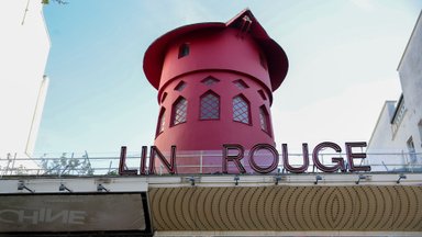 VIDEO | Pariisis kukkusid küljest kuulsa Moulin Rouge’i kabaree veskitiivad