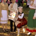 ФОТО: В Кохтла-Ярве костер Яановой ночи приветствовали юные россияне