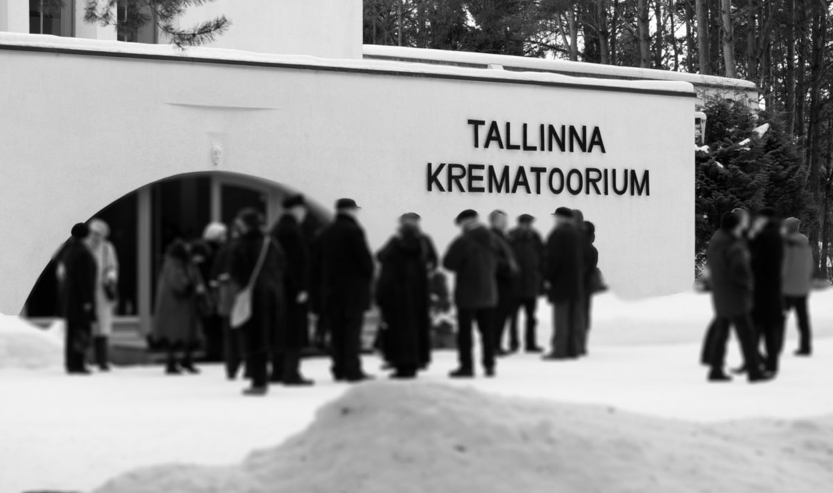 Suurim firma Eestis on konkurentsitult Tallinna Krematooriumi AS, millel on krematooriumid Tallinnas Pärnamäel ja Tartus Rahumäe kalmistul.