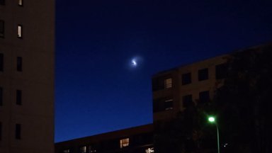VIDEO | Öösel märgati taevas langevat helendavat spiraali
